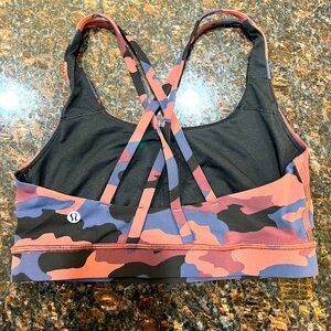 Lululemon Energy Camo Size 6